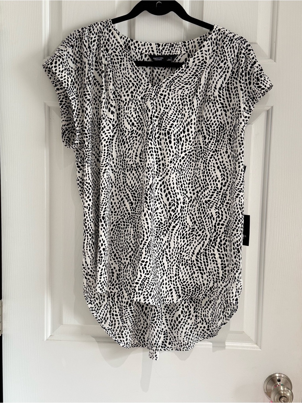 Simply Vera Vera Wang Black & White Printed V-Neck Cap Sleeve Top